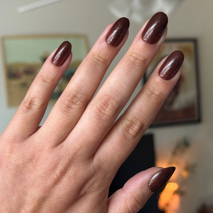 Museum Date - Press-On | Medium | Oval false nails in deep shimmering chocolate brown for easy at-home manicure look