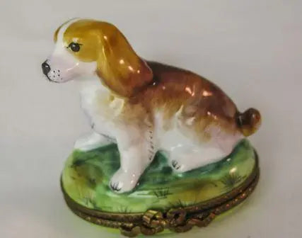 Beagle Dog on Grass Porcelain Limoges dog limoges boxes French Trinket Box