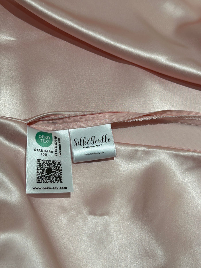 Lily Silk Pillowcase