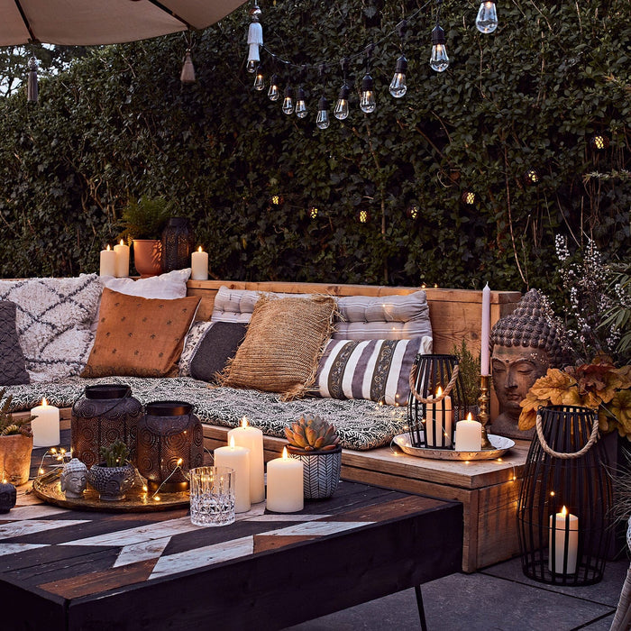 LA20018_garden-landscape-lanterns.jpg