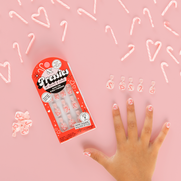 Candy Cane Crush - Pressies | Extra Short Short | Round