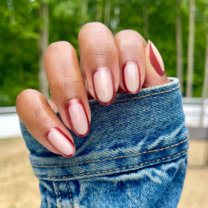 Cocoa Chrome Outline - Press-On | Medium | Oval with neutral base and chocolate chrome border for a polished at-home mani