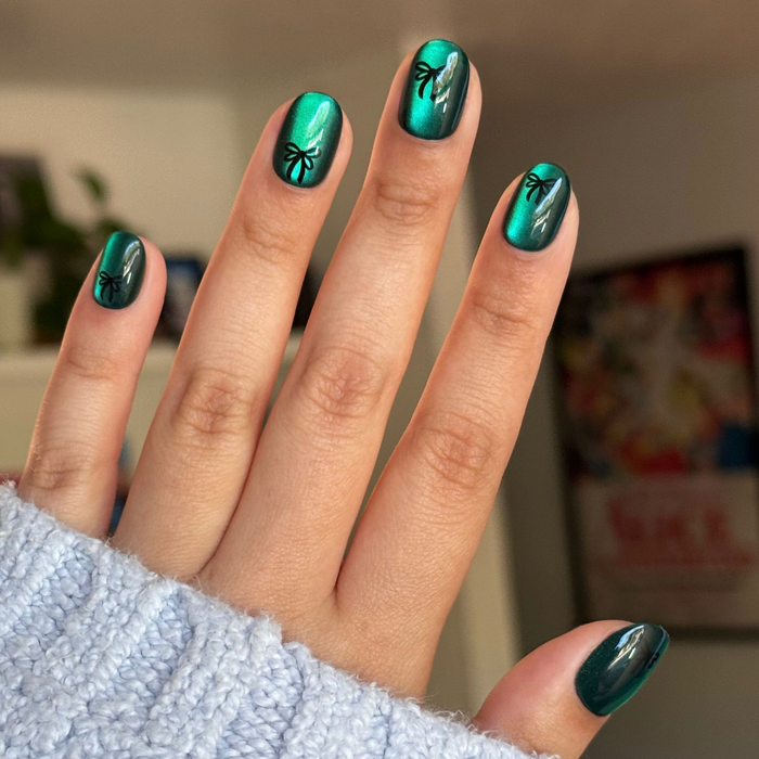 Emerald Velvet with Black Bow - Tab Press-On | Extra Short | Round