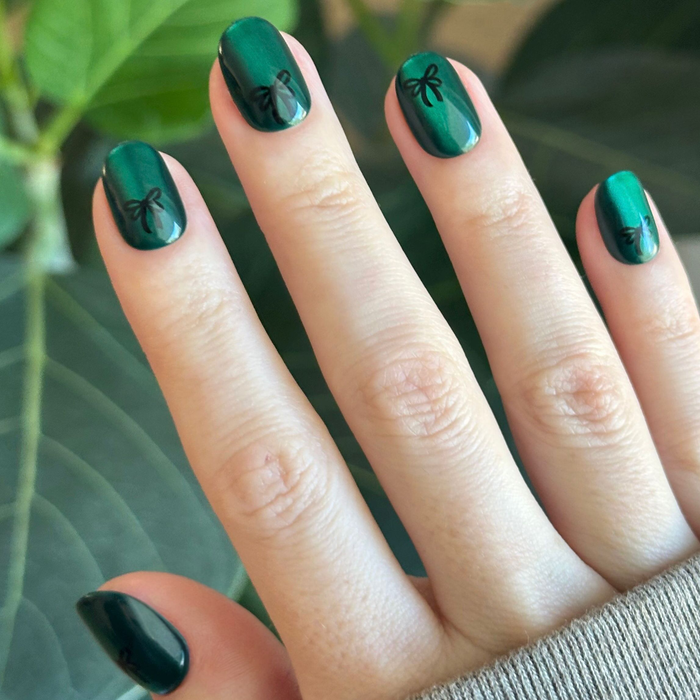 Emerald Velvet with Black Bow - Tab Press-On | Extra Short | Round