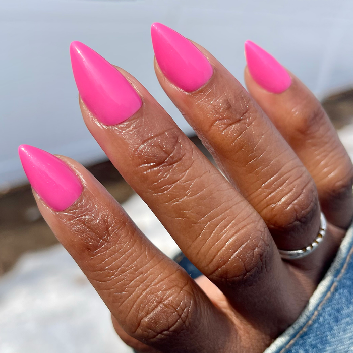 Neon Flamingo - Press-On | Medium | Stiletto in bright neon hot pink for a vibrant at-home manicure look