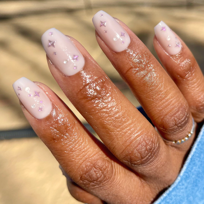 Puffy Sparkles & Pearls - Press-On | Medium | Coffin with soft neutral base and 3D pearl and sparkle accents on natural hand