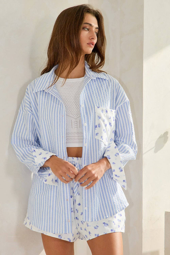 T2494 Floral Contrast Detail Button-Down Shirts
: Ivory multi / S-M-L (2-2-2)
