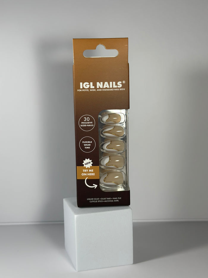 Tanya Geluxe™ Nails – White and Gold Abstract Design