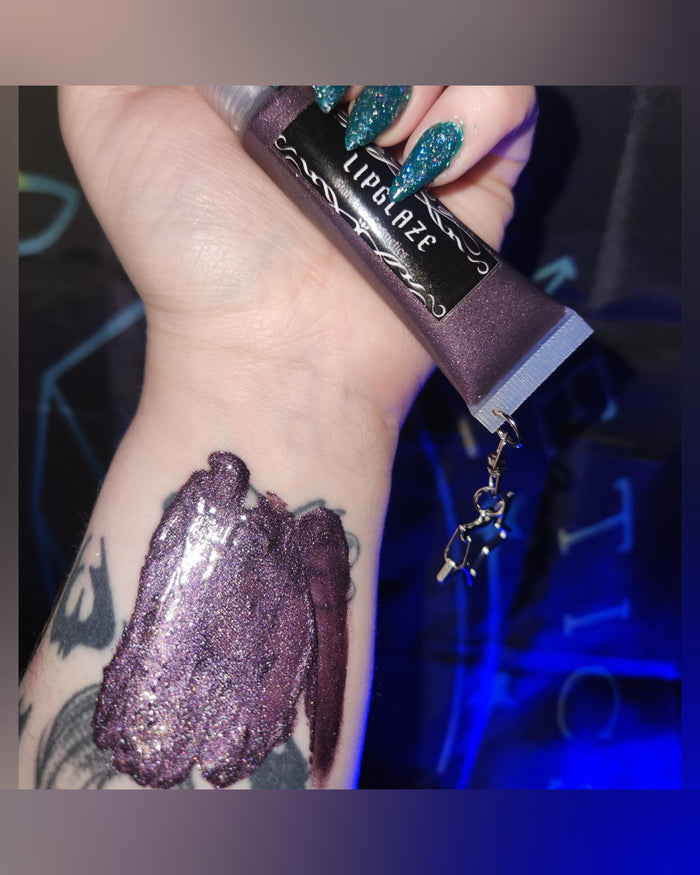 Vesper Violet Lipglaze
