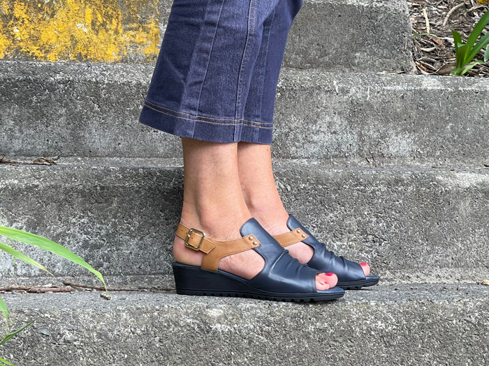 Via Nova Isotta available in 2 colours